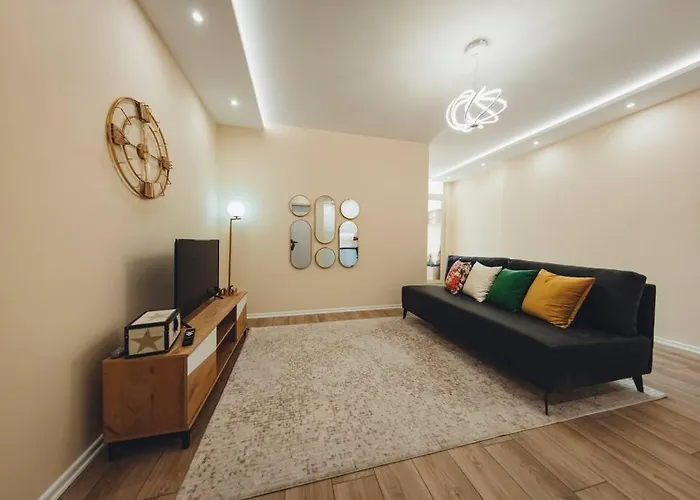 Apartment Luxury At Myslym Shyri *