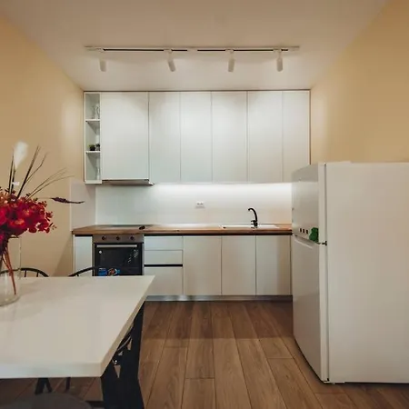 Luxury At Myslym Shyri Apartment