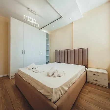 Luxury At Myslym Shyri Тирана